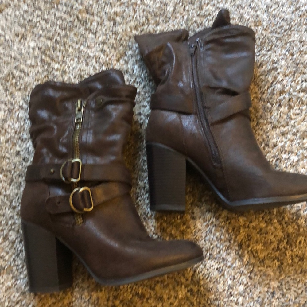 Carlos Santana Dark brown boots